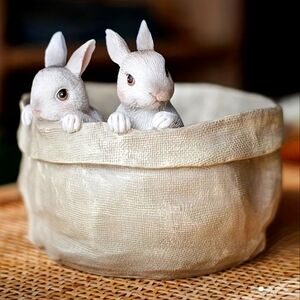 New Charming White Rabbit Figurine Basket Planter